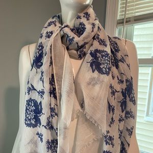 *NWOT* All Jazzed Up Floral Print Scarf